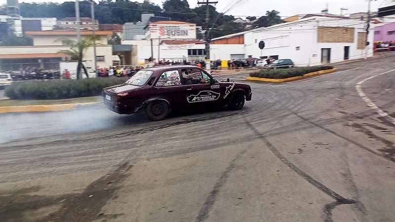 Curitiba terá festival de carros antigos com show